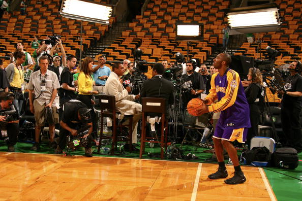 动和防守反 动和防守反